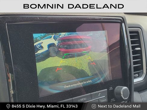 Used 2024 Nissan Frontier SV image 21