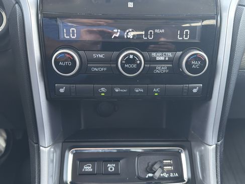 Used 2022 Subaru Ascent Premium w/ Convenience Package AWD/4WD image 21