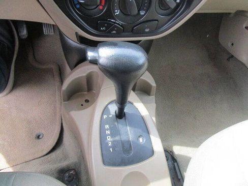 Used 2005 Ford Focus SE image 39