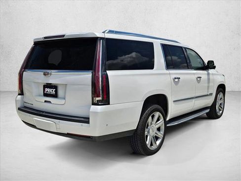 Used 2019 Cadillac Escalade ESV Luxury AWD/4WD image 5