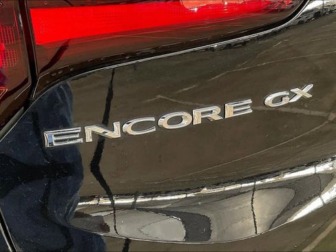 Certified 2022 Buick Encore GX Select w/ Advanced Technology Package image 10