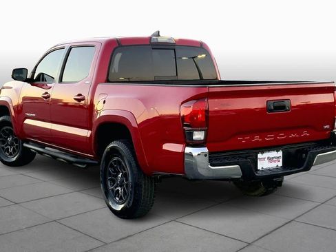 Certified 2018 Toyota Tacoma SR5 image 11