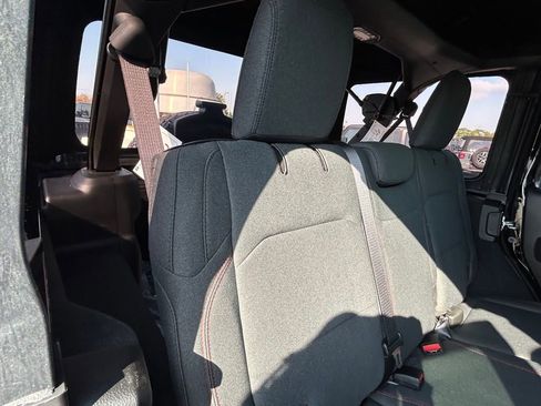 New 2024 Jeep Wrangler Unlimited Rubicon image 24