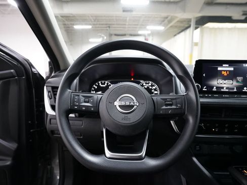 Used 2024 Nissan Rogue S FWD image 4