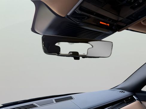 Certified 2025 Land Rover Range Rover SE AWD/4WD image 24