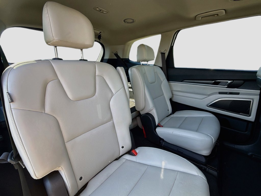 Used 2025 Kia Telluride S FWD image 37