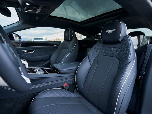 Used 2023 Bentley Continental GT Azure image 41