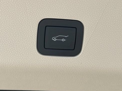 Certified 2025 Cadillac Escalade Sport Platinum image 13