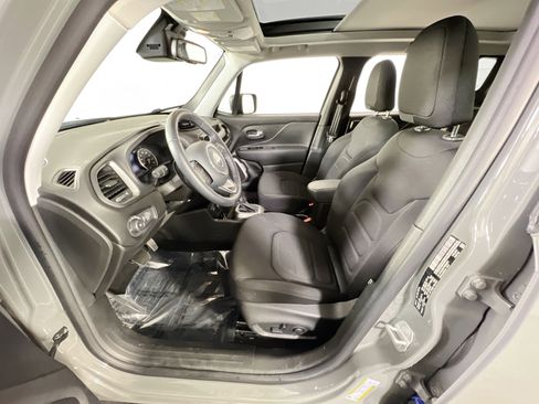 Used 2022 Jeep Renegade Latitude w/ Sun/Sound Group image 20