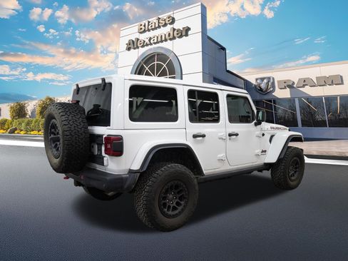 Used 2022 Jeep Wrangler Unlimited Rubicon w/ Xtreme Recon 35" Tire Package AWD/4WD image 3