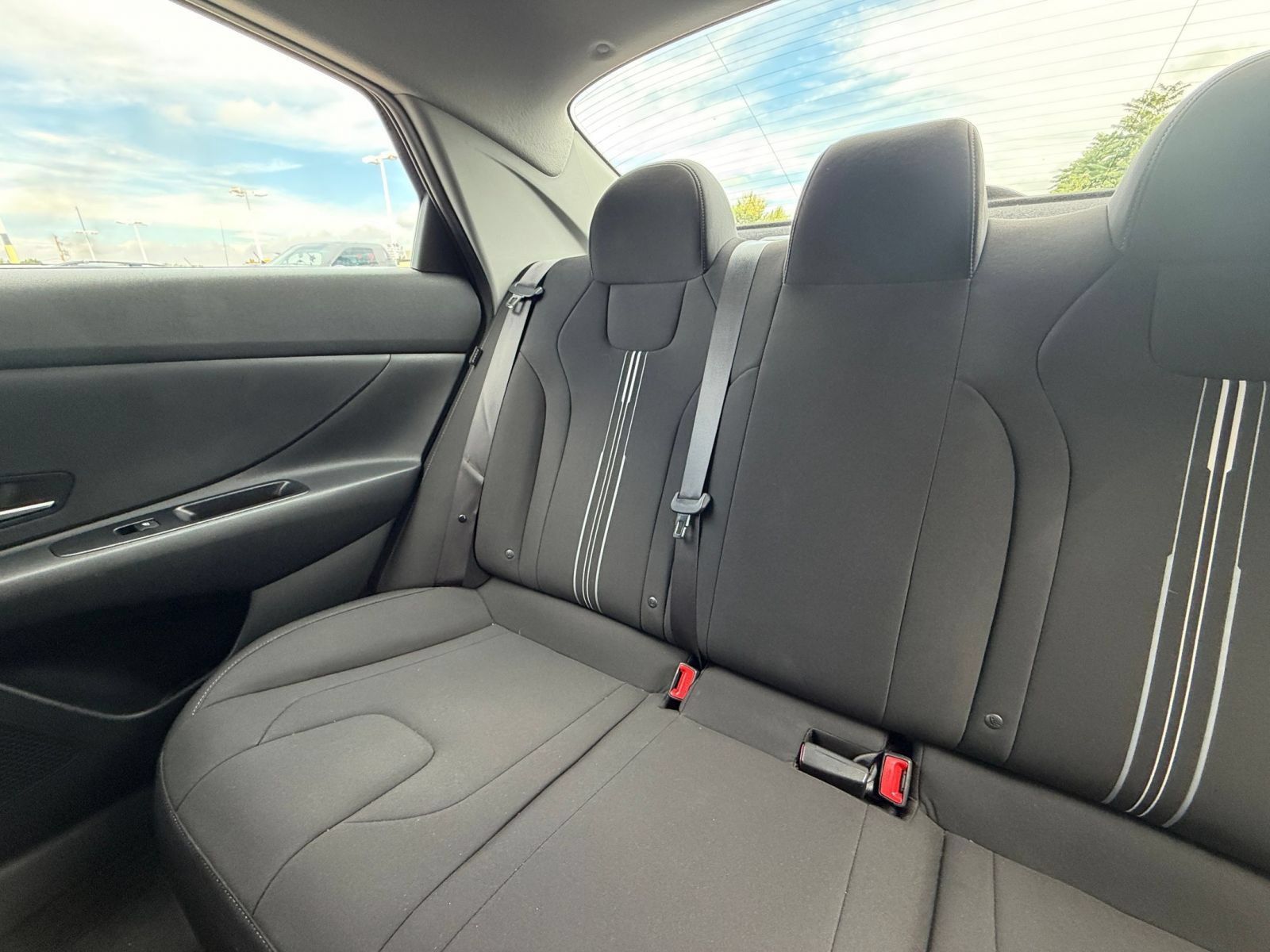 Used 2026 Hyundai Elantra Hybrid FWD image 38