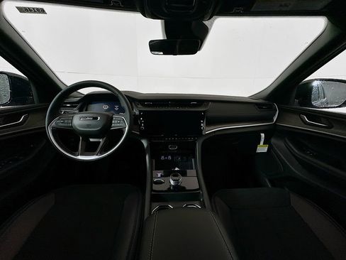 New 2026 Jeep Grand Cherokee L 4WD image 18