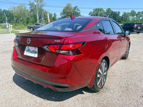 Used 2021 Nissan Versa SR w/ Convenience Package FWD image 5
