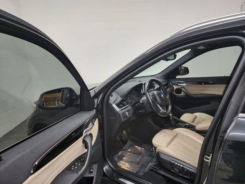 Used 2017 BMW X1 xDrive28i image 11