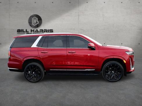 Used 2022 Cadillac Escalade Luxury image 4