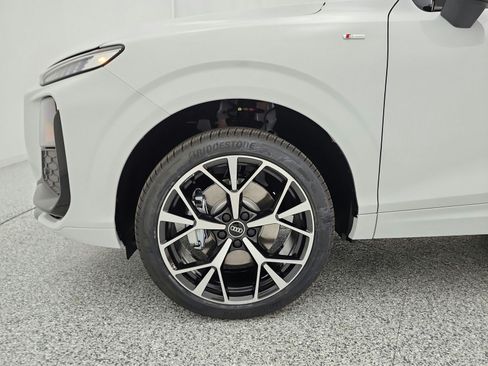 New 2026 Audi Q3 quattro 2.0T AWD/4WD image 13