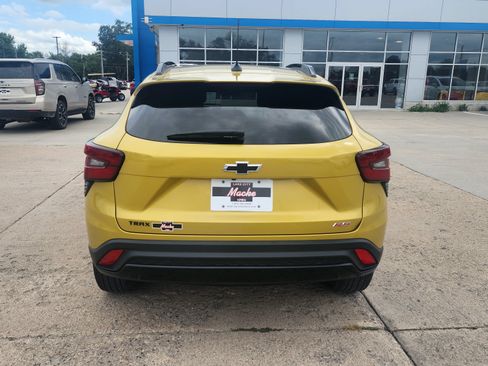 Used 2024 Chevrolet Trax RS w/ Driver Confidence Package FWD image 6