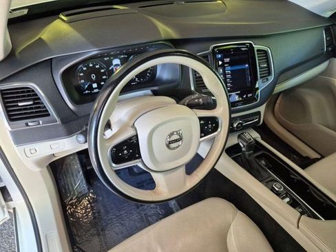 Used 2020 Volvo XC90 T6 Momentum AWD/4WD image 11