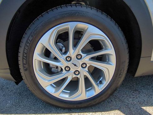 New 2027 Chevrolet Bolt LT FWD image 29