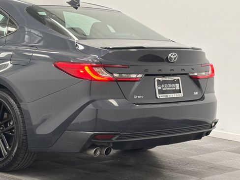 Used 2025 Toyota Camry SE w/ Convenience Package FWD image 7