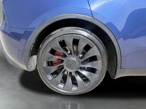 Used 2023 Tesla Model Y Performance image 11