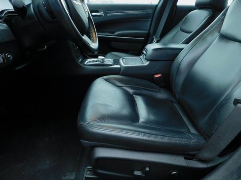 Used 2021 Chrysler 300 Touring L image 21