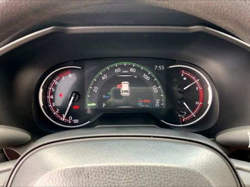 Used 2025 Toyota RAV4 LE FWD image 25