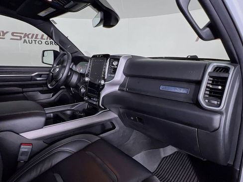 Used 2022 RAM 1500 Big Horn AWD/4WD image 38