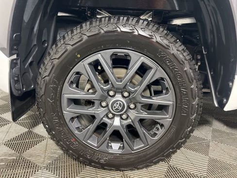 Used 2022 Toyota Tundra Limited w/ Power Package AWD/4WD image 12