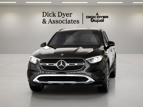 Used 2025 Mercedes-Benz GLC 300 GLC 300 image 28