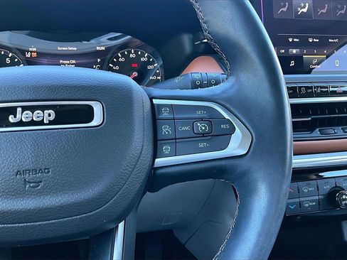 Used 2022 Jeep Compass Limited image 19