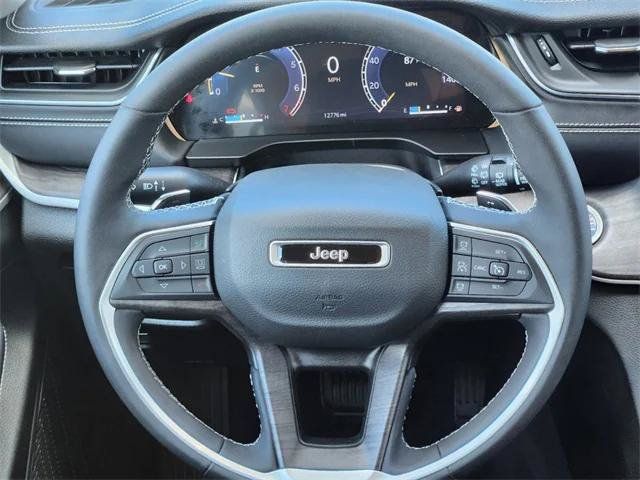 Certified 2023 Jeep Grand Cherokee Limited AWD/4WD image 27