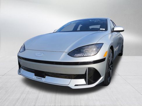 Used 2023 Hyundai Ioniq 6 SEL image 4