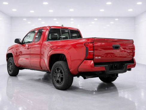 Used 2017 Toyota Tacoma SR w/ SR Convenience Package AWD/4WD image 3