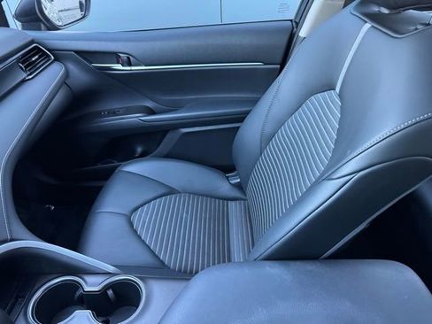 Used 2021 Toyota Camry SE FWD image 23