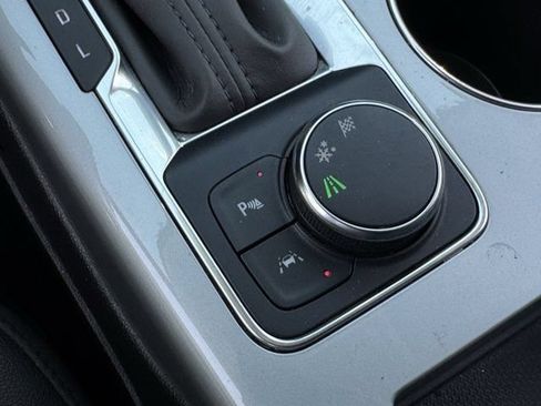 Used 2022 Chevrolet Blazer LT w/ Sound & Technology Package FWD image 22