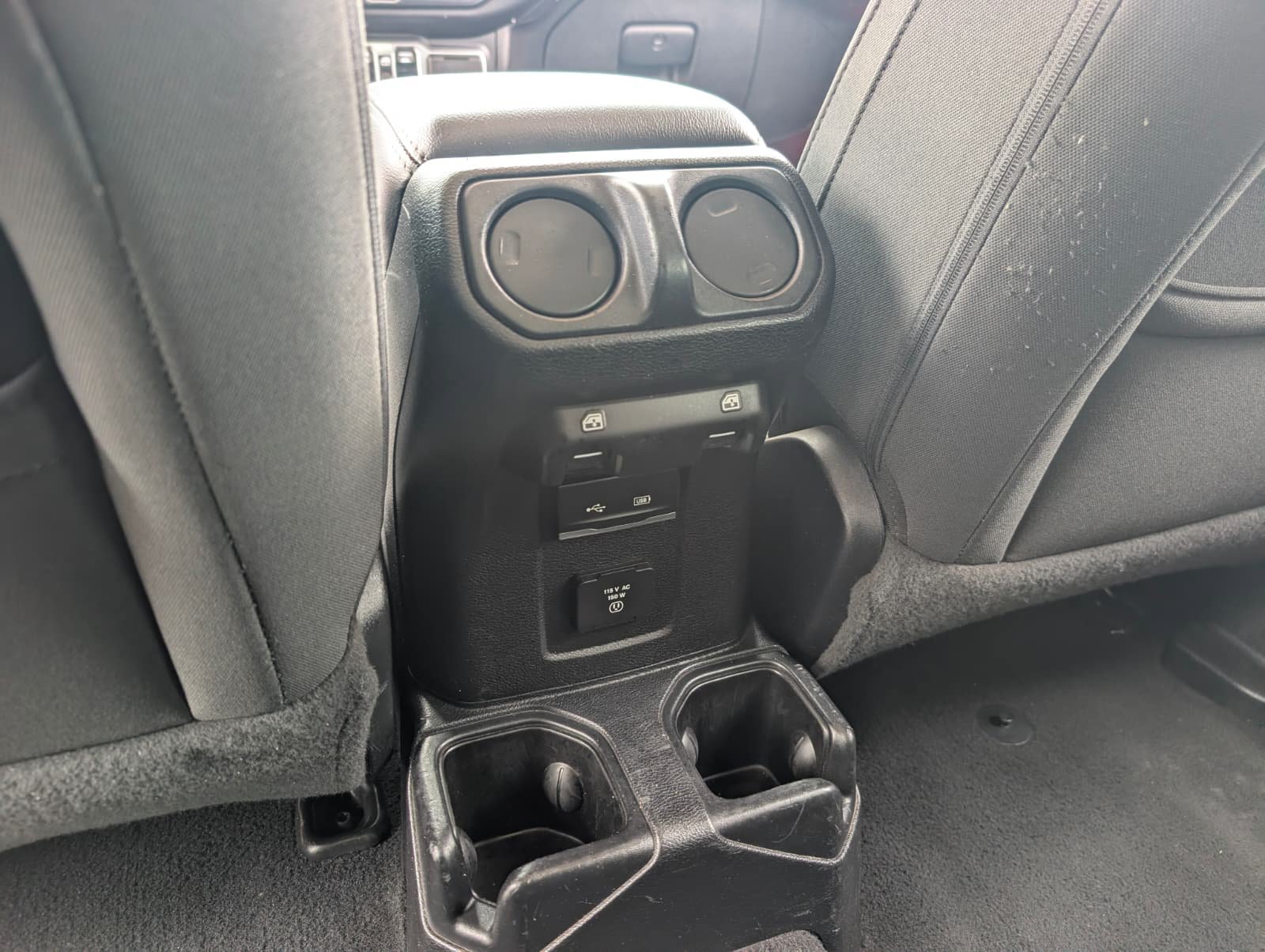 Used 2020 Jeep Wrangler Unlimited Sahara AWD/4WD image 28