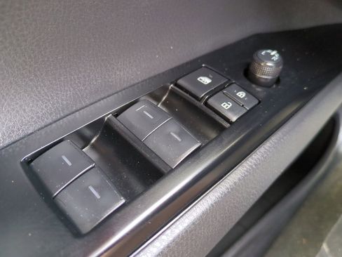 Used 2025 Toyota Camry SE w/ Convenience Package FWD image 21
