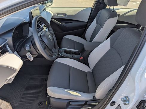 Used 2026 Toyota Corolla LE image 2