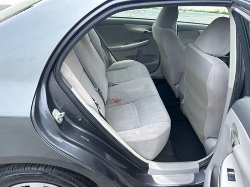 Used 2010 Toyota Corolla LE FWD image 11