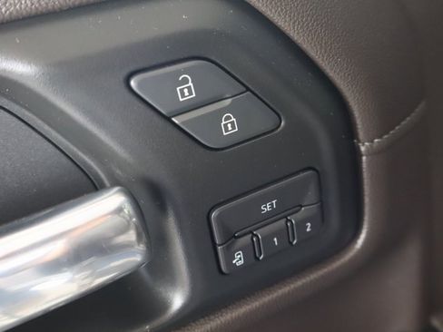 Used 2020 Chevrolet Silverado 2500 LTZ w/ LTZ Plus Package image 18