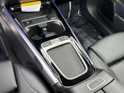 New 2026 Mercedes-Benz GLB 250 image 9
