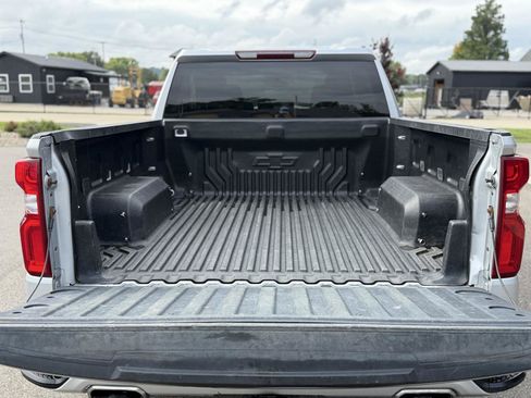 Used 2020 Chevrolet Silverado 1500 Custom w/ Custom Value Package AWD/4WD image 16