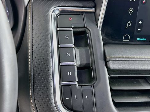 Used 2024 GMC Yukon AT4 w/ AT4 Premium Package AWD/4WD image 18