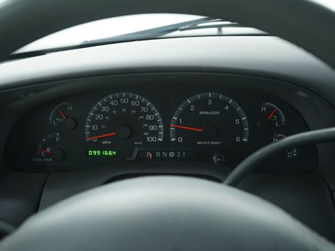 Used 2001 Ford F150 XLT image 24