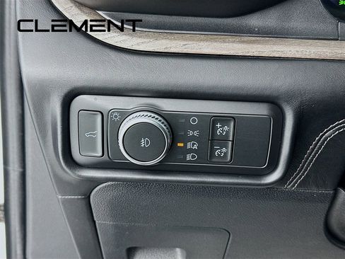 Certified 2020 Ford Explorer Platinum w/ Premium Technology Package image 12