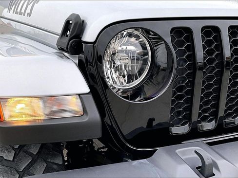 Used 2022 Jeep Gladiator Sport image 30