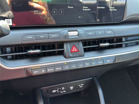 Used 2025 Kia K4 FWD image 17