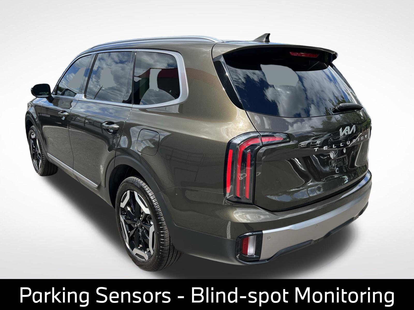 Used 2025 Kia Telluride EX w/ EX Captain's Chair Package FWD image 6