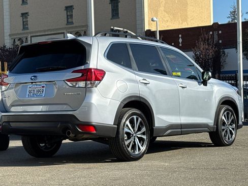 Used 2023 Subaru Forester Limited image 4